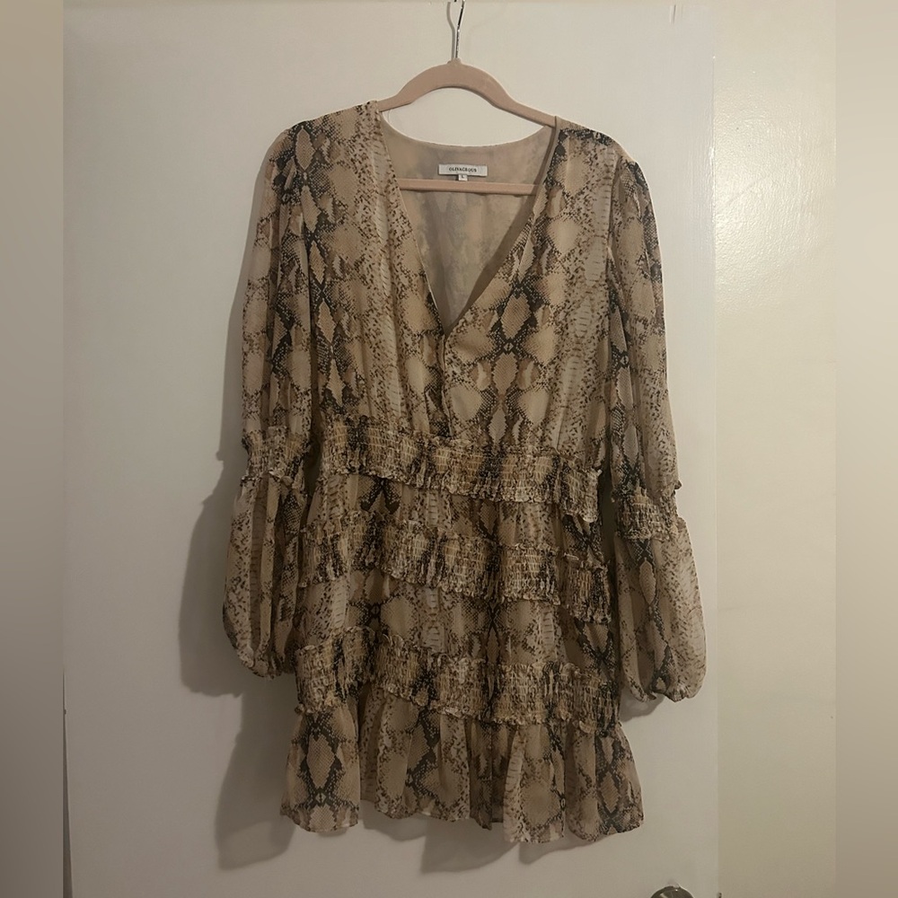 Large (L) Vneck snakeskin dress. Clips along the V to made depth adjustable
